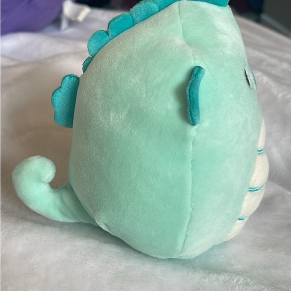 Bundle of 8 6” squishmellows :) Sea themed - Picture 9 of 9